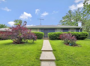 2620 26th St, Zion, IL 60099