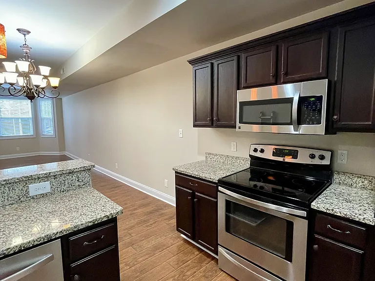 126 Capital St #1 — Photo 4