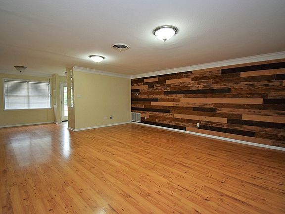 2nd image of 709 Westwood Dr