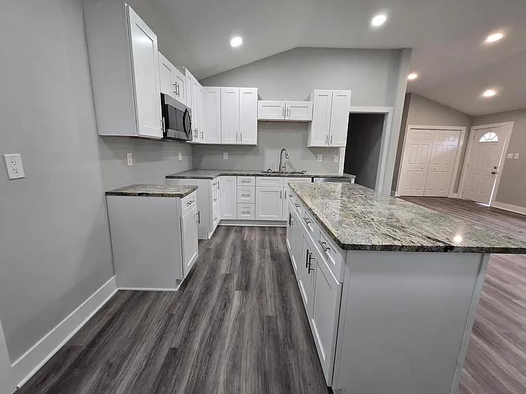 2500 Redgate Ln — Photo 4
