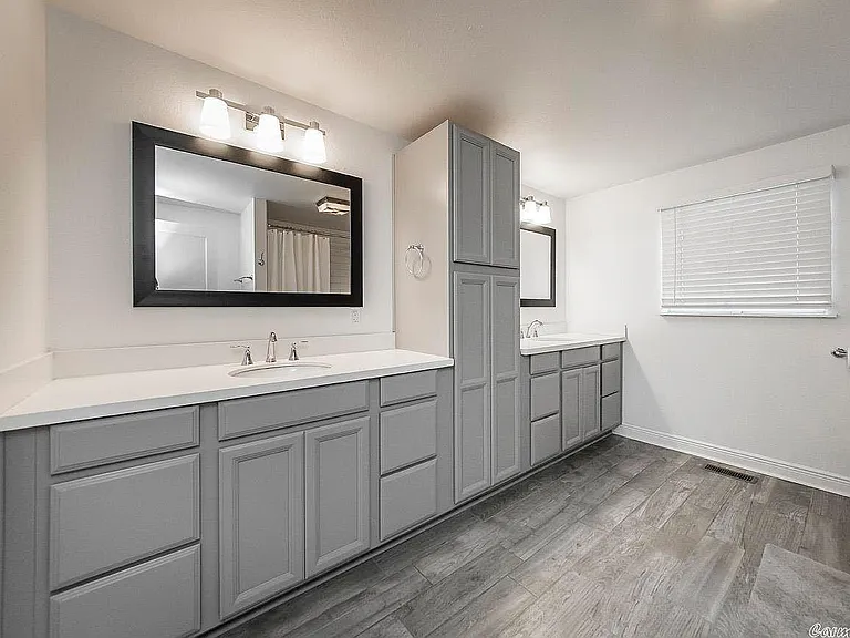 127 S Pine St — Photo 11