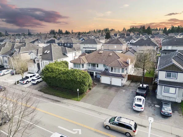 12604 68th Ave, Surrey, BC V3W 1G4