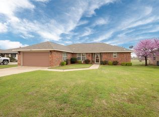 240 Half Moon Way, Runaway Bay, TX 76426