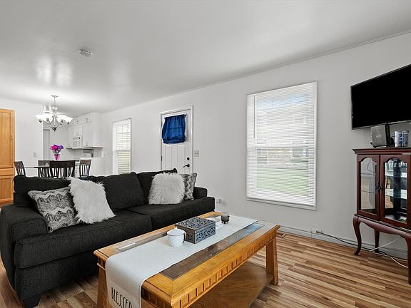 3rd image of 366 Meadow Ct #366