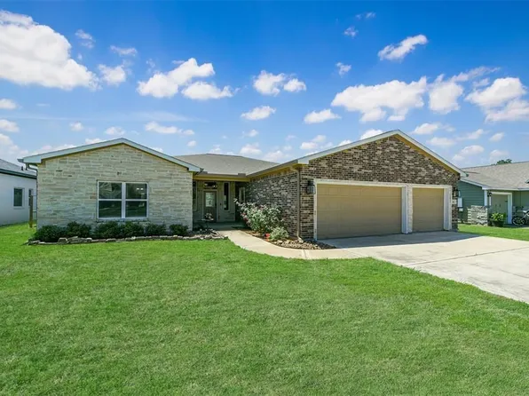 215 Mossy Meadow Dr, West Columbia, TX 77486