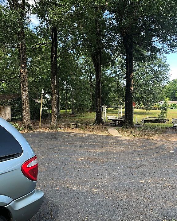2nd image of 501 Powers Rd
