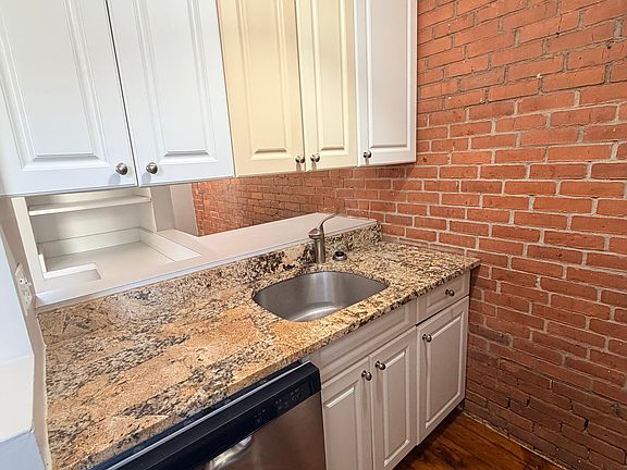 4th image of 604 Chapel St #Ch3