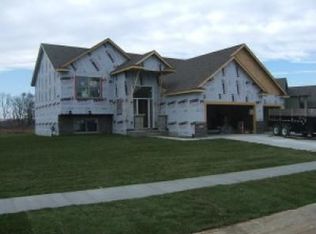 4050 Stone Point Dr NE, Rochester, MN 55906