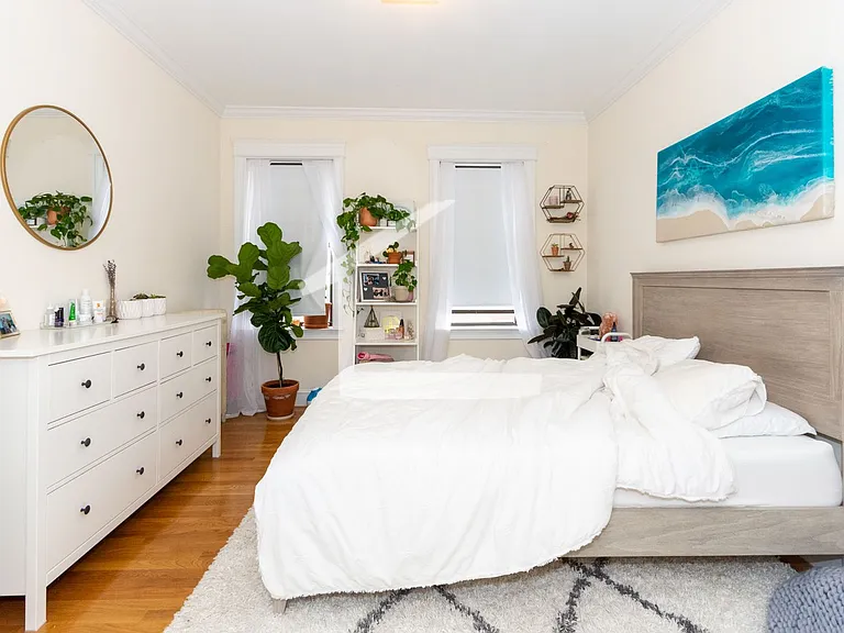 37 Glenville Ave #4 — Photo 3
