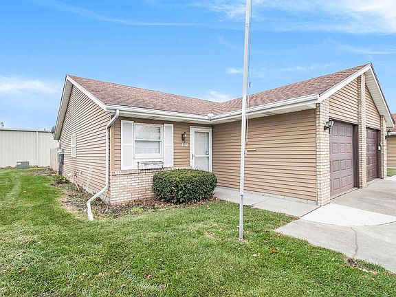 2nd image of 1302 Berkley Cir