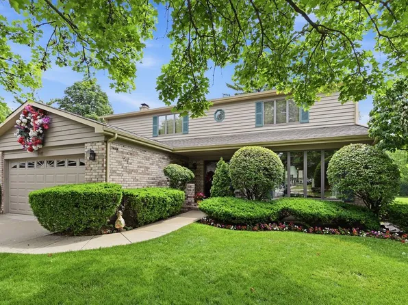 1411 W Allison Ct, Arlington Heights, IL 60005