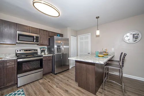 14 Queensbury Way Photo 1