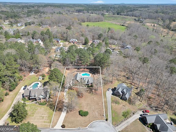 3rd image of 65 Oak Ln
