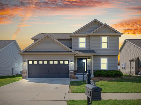 31 Lodge Trl, Monticello, IL 61856
