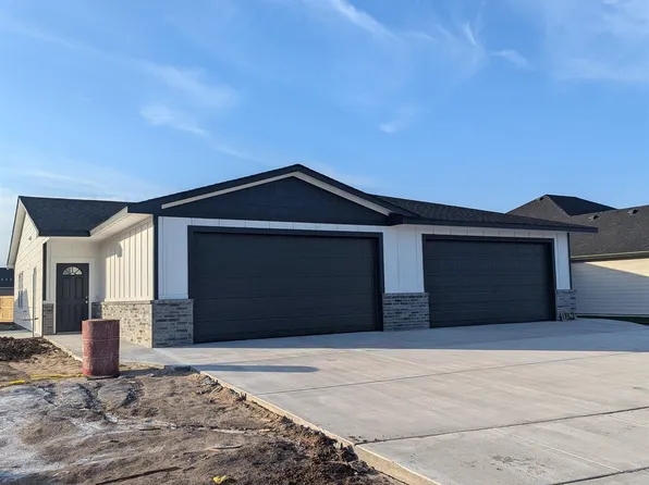 1134-1136 Trek Cir, Goddard, KS 67052