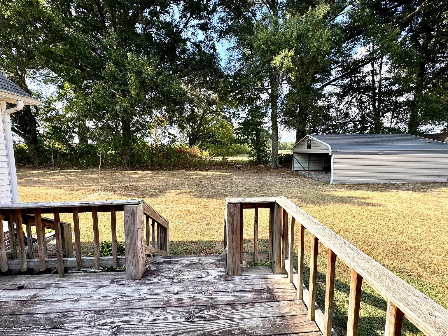 Spacious 3 Bedroom Home with Sunroom in a Great Neighborhood — Photo 3