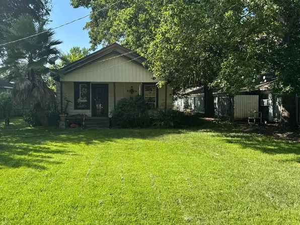 309 E Lawrence St, Dayton, TX 77535