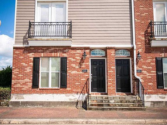 2nd image of 610 Cathedral Sq