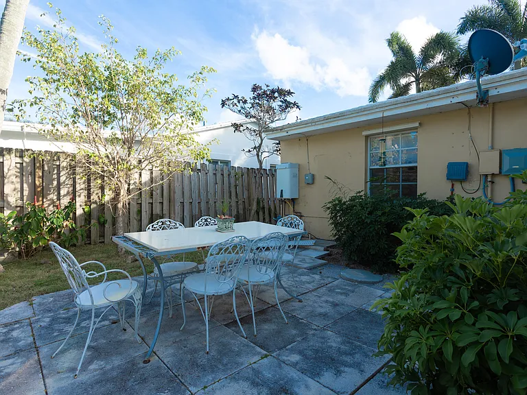 245 Cortez Rd — Photo 27