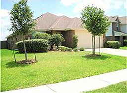 Lowest priced home in Shadow Creek Ranch! Pretty 3-2-2- on oversized lot