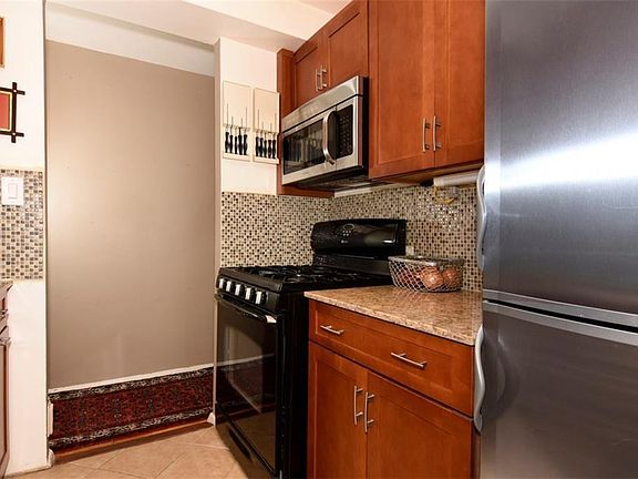 2nd image of 3363 Sedgwick Ave APT 2R