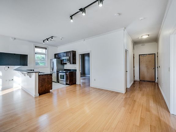 5th image of 1700 18th Ave S