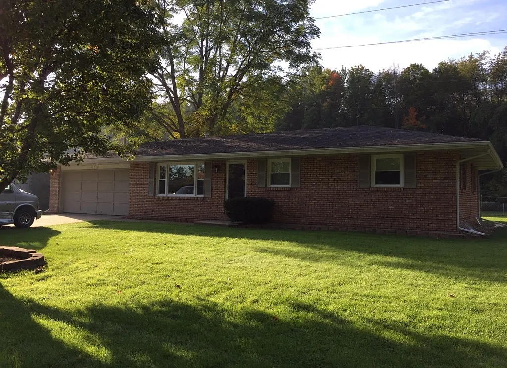 620 Widener Ln photo 1