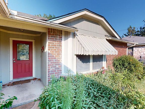 2nd image of 2315 Oxford Blvd