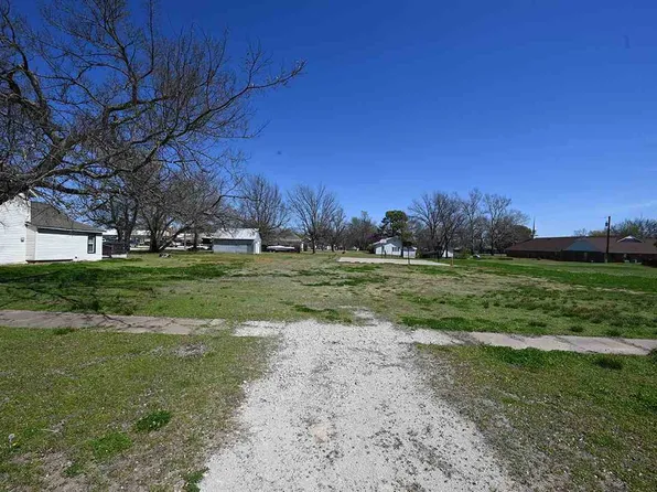 122 N 3rd St, Morrison, OK 73061