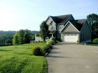 163 Old Coach Rd, Athens, OH 45701