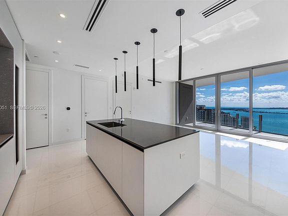 2nd image of 300 Biscayne Boulevard Way #3506W