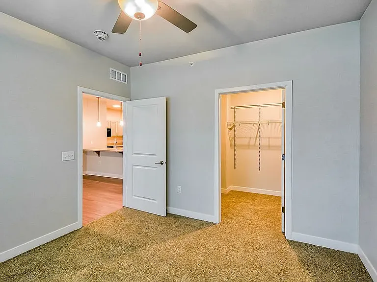 2810 SE Rio Dr — Photo 4