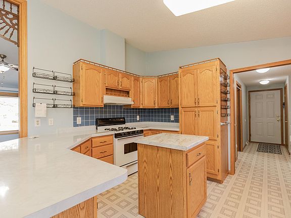 5th image of 1008 H Ave