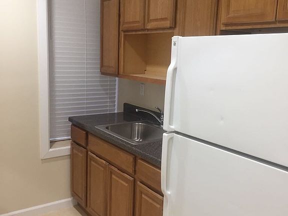 3rd image of 2350 Creston Ave APT 2F