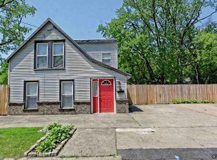 825 6th St, Rensselaer, NY 12144