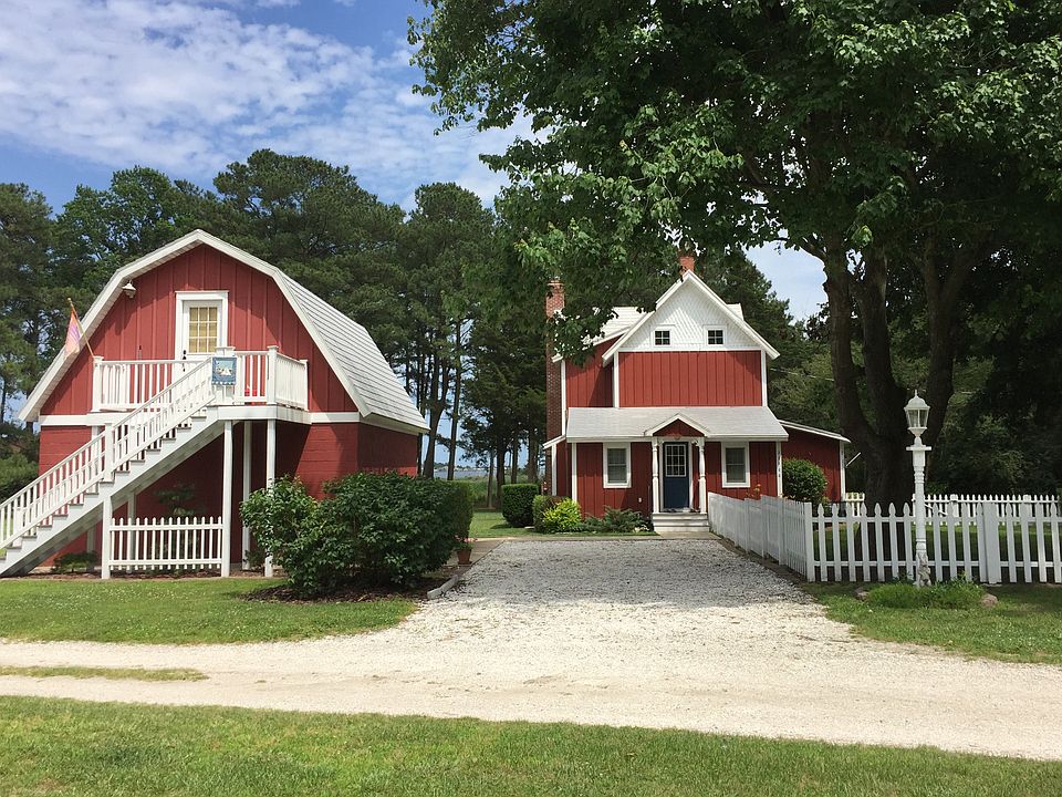 2nd image of 21900 Whisperwinds Way