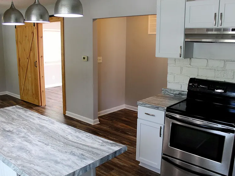 104 N Grant St — Photo 5