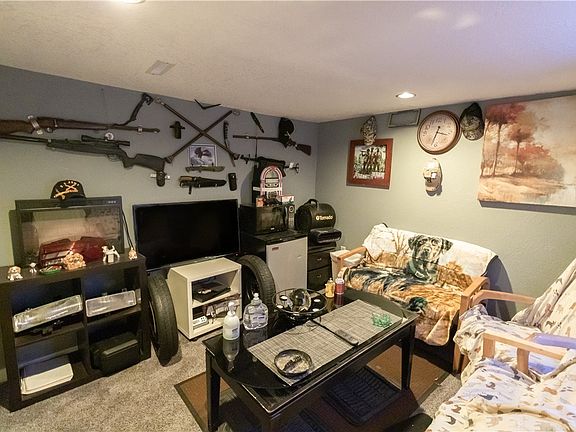 3rd image of 214 E Euclid Ave