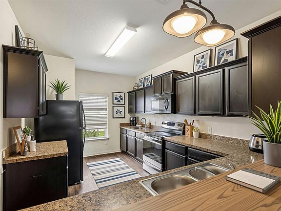 4th image of 704 Cleary Ln