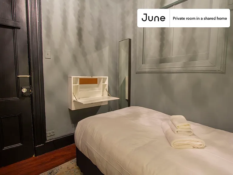 336 W 47th St #1B — Photo 3