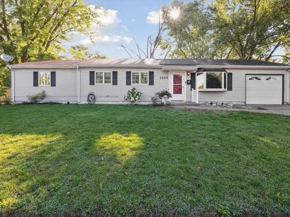 1204 Michigan Ave, Mishawaka, IN 46544