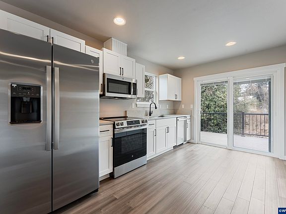 5th image of 5373 Faith Ave NE