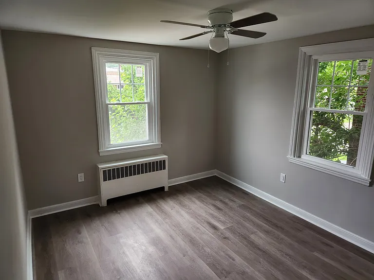 611 Glenview St #2 — Photo 12