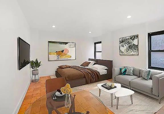 2nd image of 213 E 37th St #1M