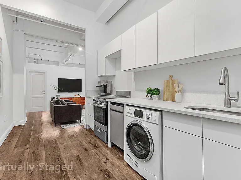 255 W 36th St #607 — Photo 2