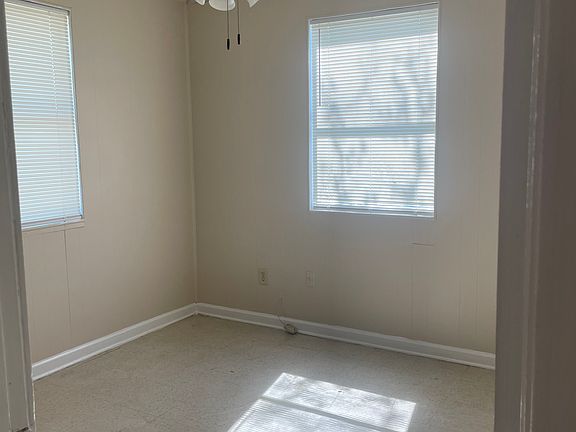 4th image of 2617 Rose Dr