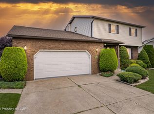 108 Red Coat Ln, Hanover Township, PA 18706