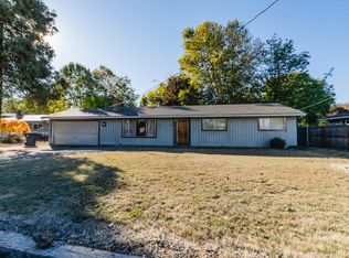 3135 Connell Ave, Medford, OR 97501