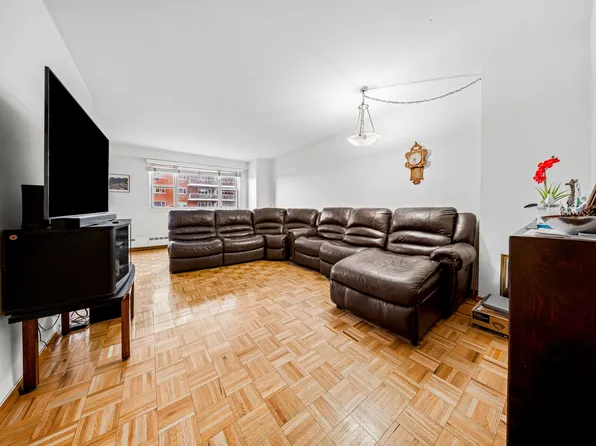 52-30 39th Drive image 2 of 16