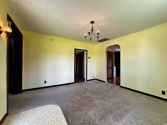 4th image of 229 N Manor Ave